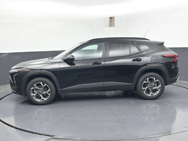 Used 2024 Chevrolet Trax LT FWD image 4