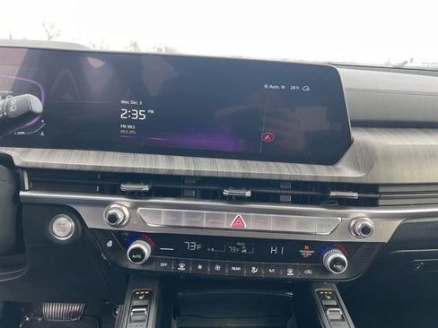 Certified 2025 Kia Telluride EX image 17
