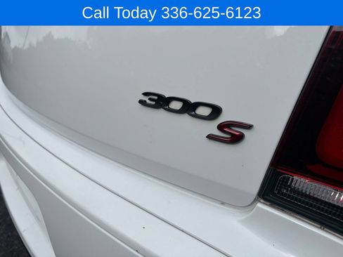 Used 2022 Chrysler 300 S RWD image 10