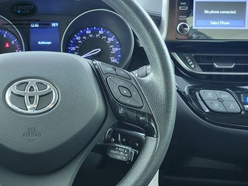 Used 2020 Toyota C-HR LE FWD image 27