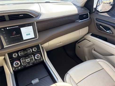 Used 2023 GMC Yukon XL Denali image 15