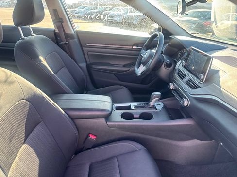 Certified 2025 Nissan Altima 2.5 SV FWD image 21