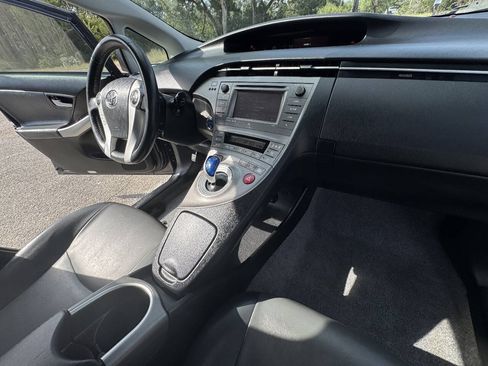 Used 2014 Toyota Prius Four FWD image 22