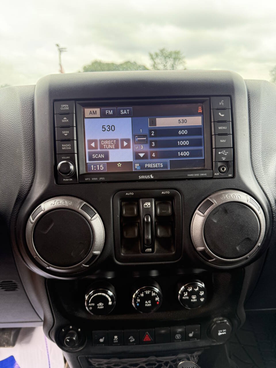 Used 2013 Jeep Wrangler Unlimited Sahara w/ Dual Top Group AWD/4WD image 5