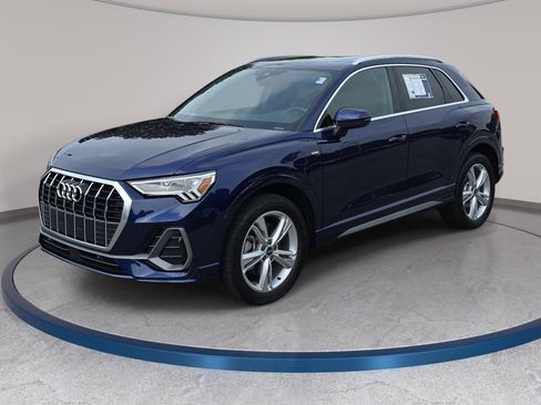 Used 2023 Audi Q3 2.0T Premium Plus w/ Premium Plus Package AWD/4WD image 1