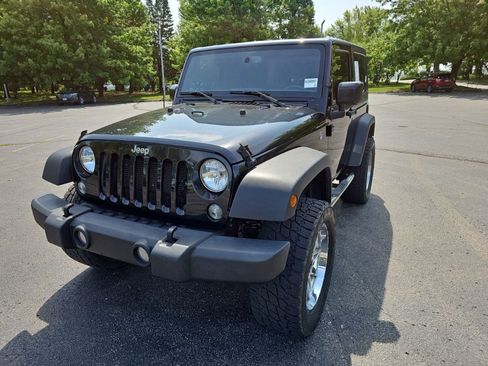 Used 2017 Jeep Wrangler Sport w/ Quick Order Package 24S AWD/4WD image 2