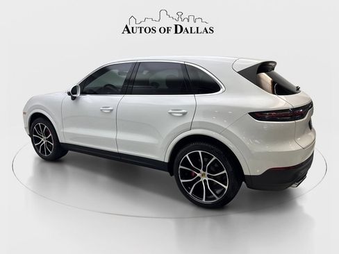 Used 2022 Porsche Cayenne w/ Premium Package AWD/4WD image 9