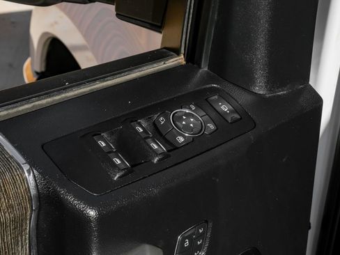 Used 2020 Ford F350 Lariat w/ Lariat Value Package image 38