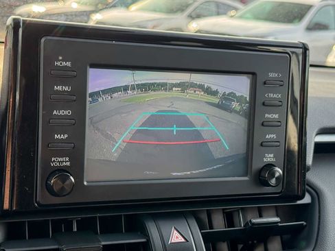 Used 2019 Toyota RAV4 LE w/ All Weather Liner Package AWD/4WD image 16