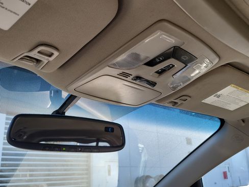 Used 2017 Toyota Sienna XLE Premium image 34