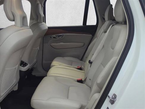 Used 2022 Volvo XC90 T5 Momentum w/ Protection Package Premier image 26