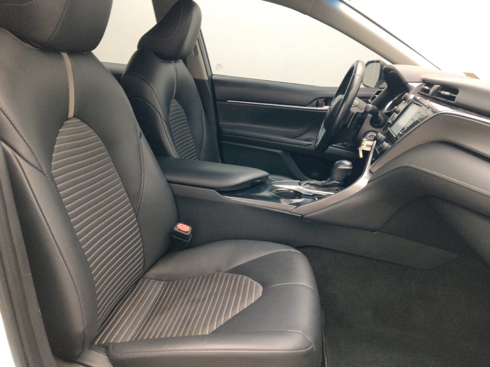Used 2018 Toyota Camry SE FWD image 21