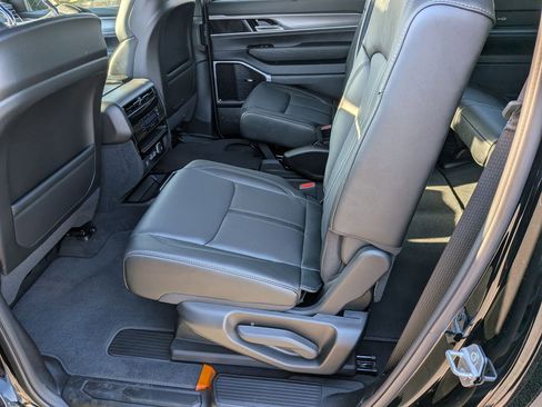 New 2026 Jeep Grand Wagoneer L Limited AWD/4WD image 25