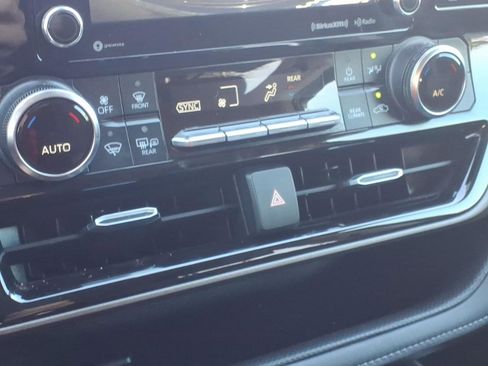 Certified 2020 Toyota Highlander LE FWD image 18