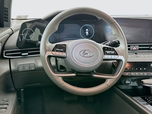 Used 2023 Hyundai Elantra SEL w/ Convenience Package image 18