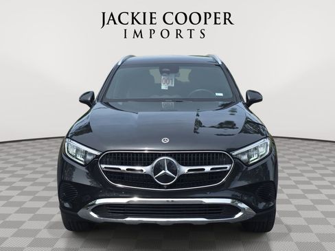 Used 2025 Mercedes-Benz GLC 300 4MATIC image 2