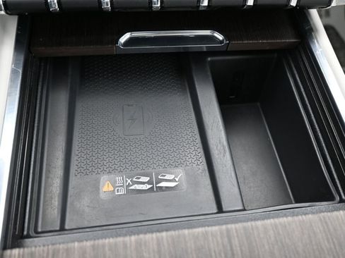 Certified 2024 GMC Acadia Denali image 18