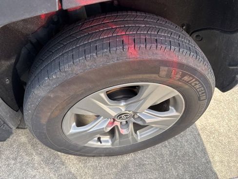 Used 2024 Toyota RAV4 XLE image 5