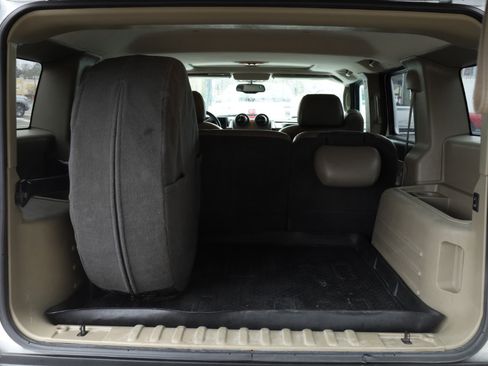 Used 2003 HUMMER H2 w/ Preferred Equipment Group image 15