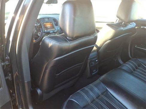 Used 2022 Chrysler 300 S image 8