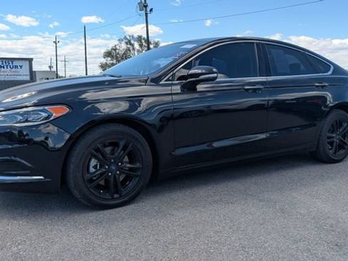Used 2018 Ford Fusion SE w/ Fusion SE Technology Package FWD image 1