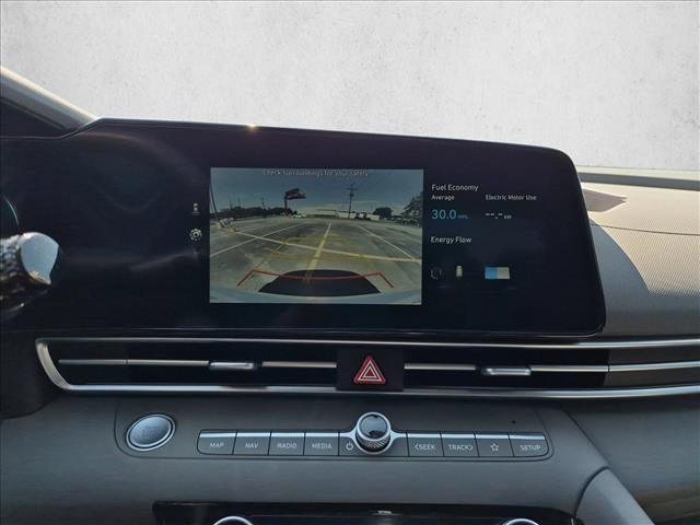 Certified 2025 Hyundai Elantra SEL FWD image 14