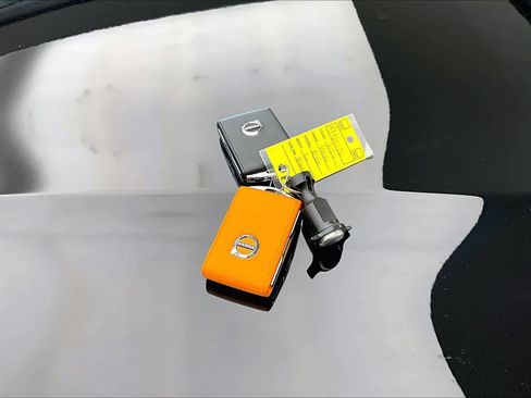 Used 2024 Volvo XC60 B5 Plus w/ Protection Package Premier image 14