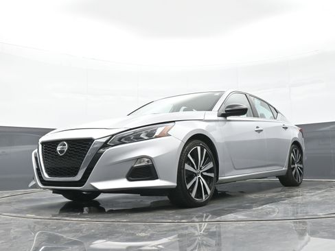 Used 2022 Nissan Altima 2.5 SR image 43