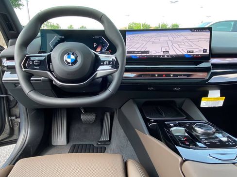 New 2027 BMW 530i xDrive w/ Premium Package AWD/4WD image 17