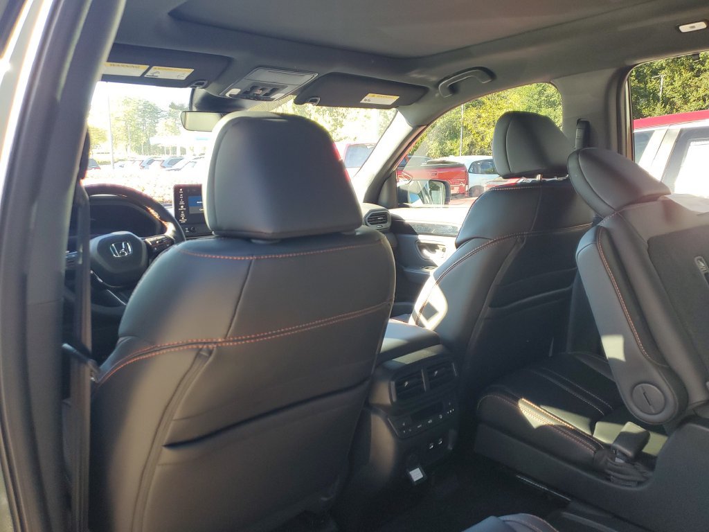 New 2026 Honda Pilot TrailSport image 11