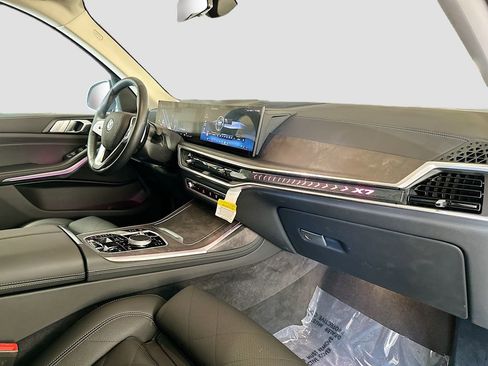 Used 2026 BMW X7 xDrive40i AWD/4WD image 31