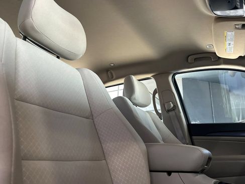 Used 2022 Jeep Grand Cherokee Laredo E RWD image 17