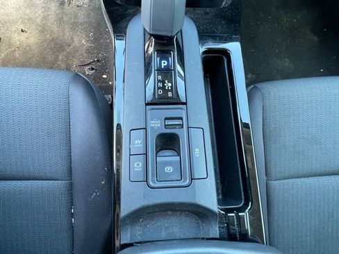 Used 2024 Toyota Prius LE FWD image 19