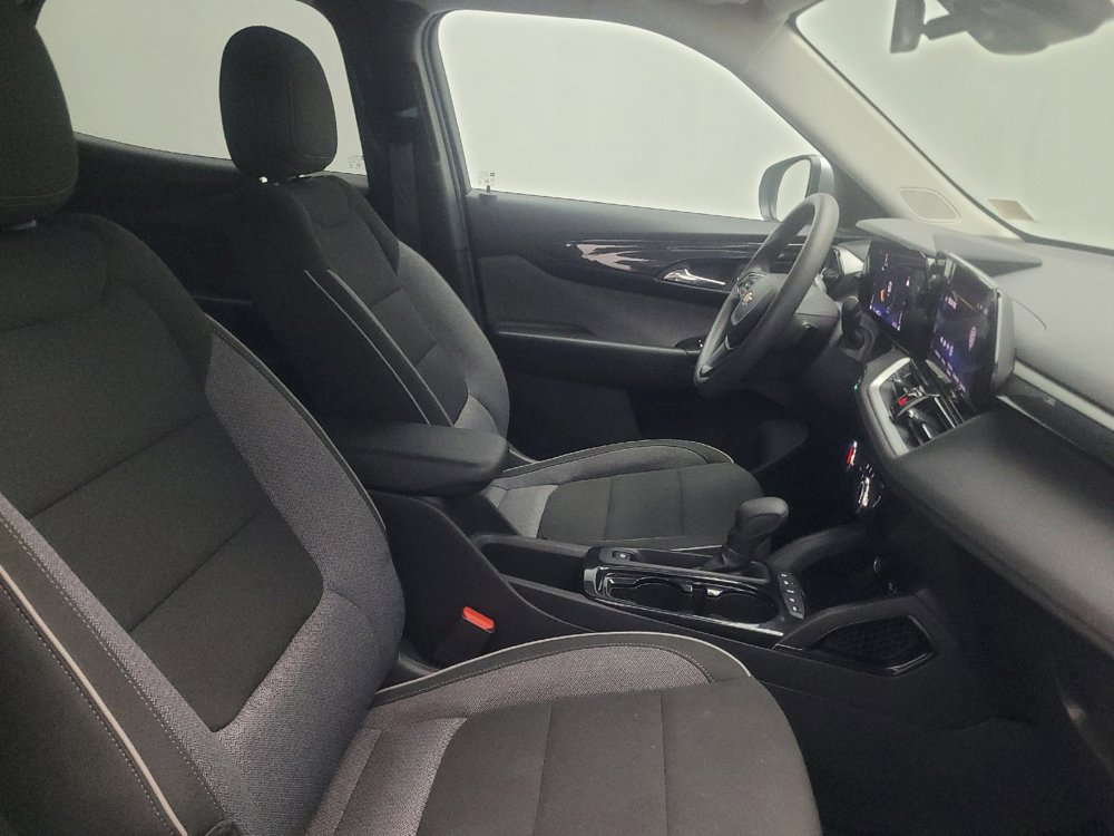 Used 2025 Chevrolet TrailBlazer LT AWD/4WD image 21