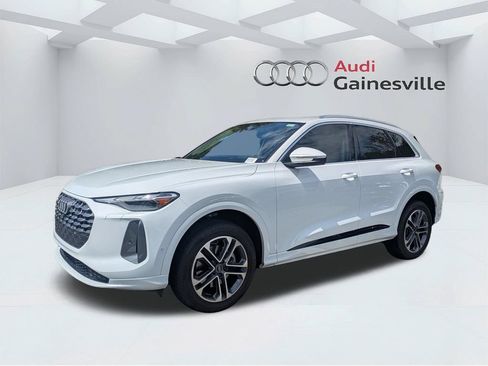 Used 2025 Audi Q5 Premium AWD/4WD image 14