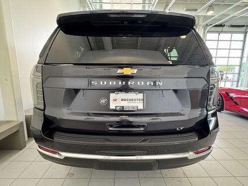 Certified 2025 Chevrolet Suburban LT w/ Comfort Package AWD/4WD image 37