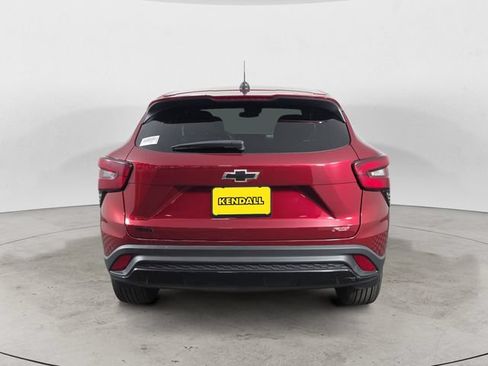 Used 2025 Chevrolet Trax RS FWD image 4