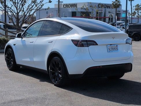 Used 2023 Tesla Model Y Long Range image 7