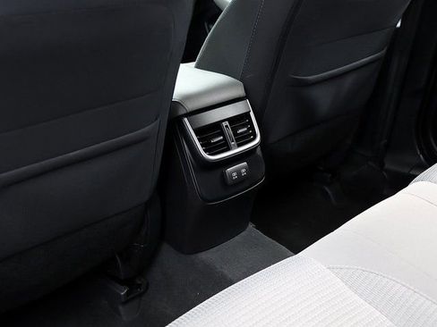 Used 2022 Subaru Outback Premium image 13