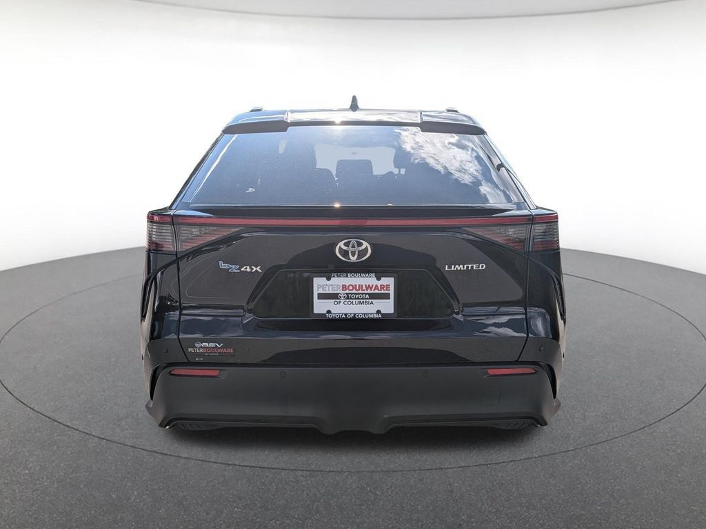 Used 2024 Toyota bZ4X FWD image 5