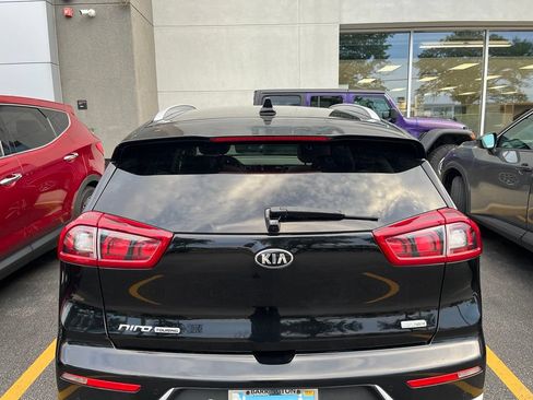 Used 2019 Kia Niro Touring FWD image 10