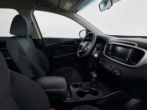 Used 2019 Kia Sorento L FWD image 27