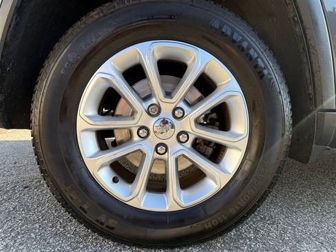 Used 2016 Jeep Grand Cherokee Laredo w/ Quick Order Package 23E image 29