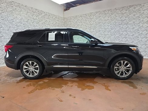 Used 2021 Ford Explorer Limited image 7