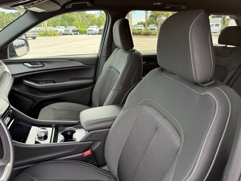 New 2027 Jeep Grand Cherokee Laredo AWD/4WD image 20