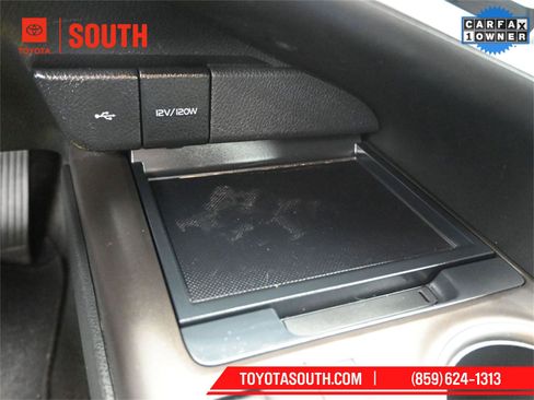 Used 2024 Toyota Camry SE image 18