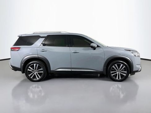 Used 2023 Nissan Pathfinder Platinum AWD/4WD image 8