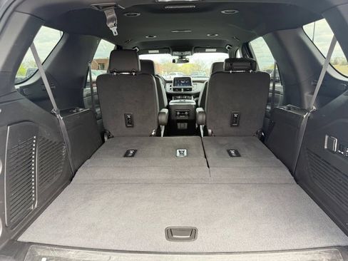 Used 2022 Chevrolet Tahoe Z71 w/ Luxury Package AWD/4WD image 27