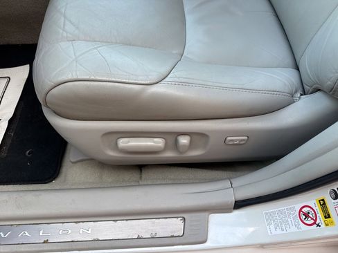 Used 2011 Toyota Avalon image 31