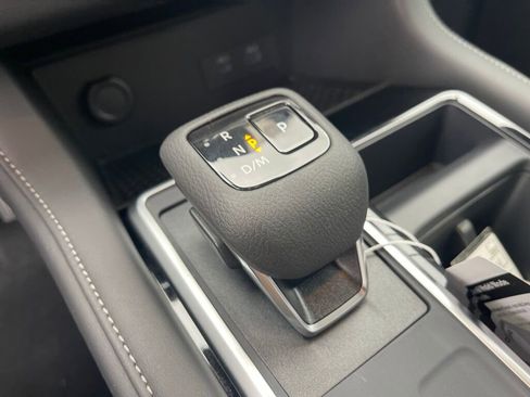 New 2025 Nissan Pathfinder SV image 10